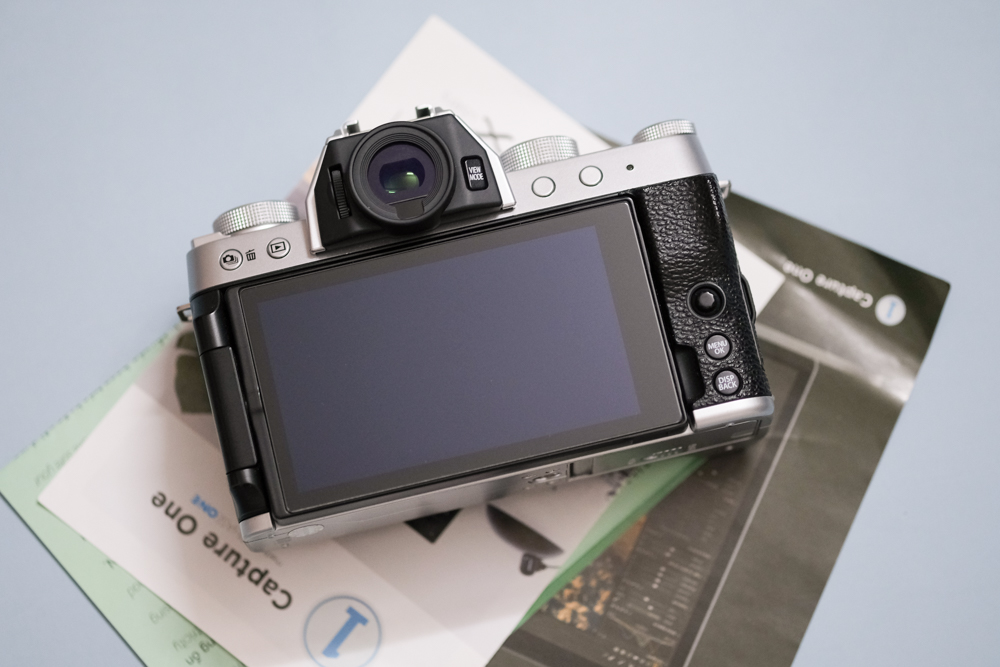 Lợi ích của việc sở hữu máy ảnh Fujifilm X-T200 cũ