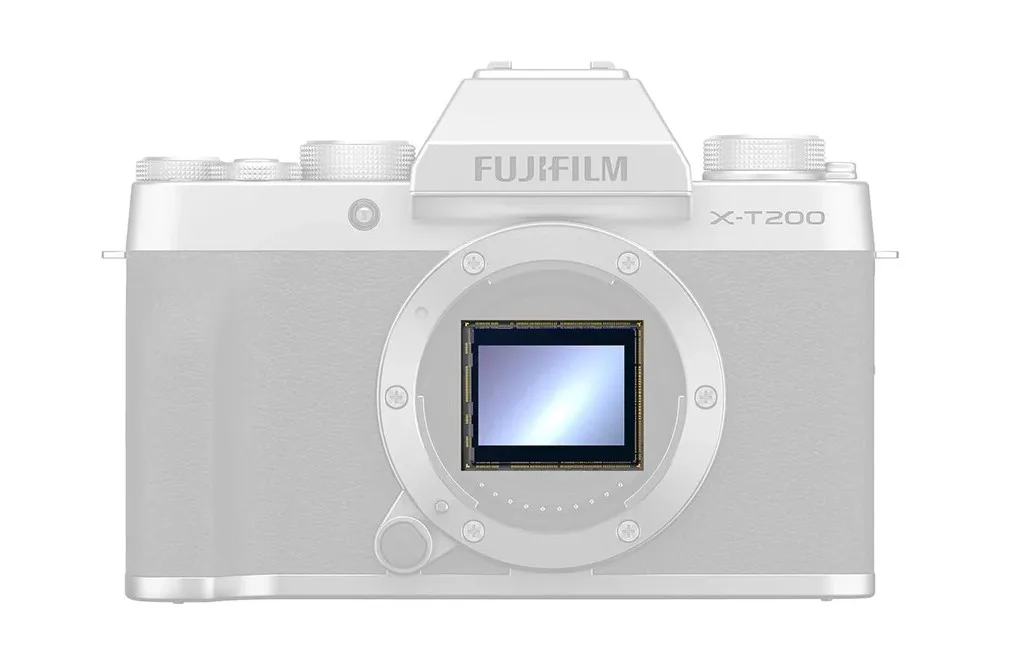 Fujifilm X-T200 sở hữu cảm biến APS-C CMOS với độ phân giải 24.2MP