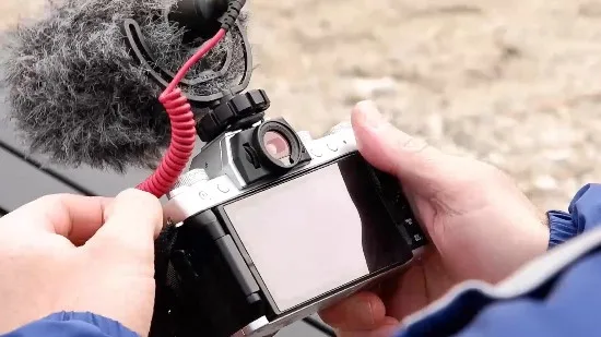 Fujifilm X-T200 sử dụng pin WP-W126S