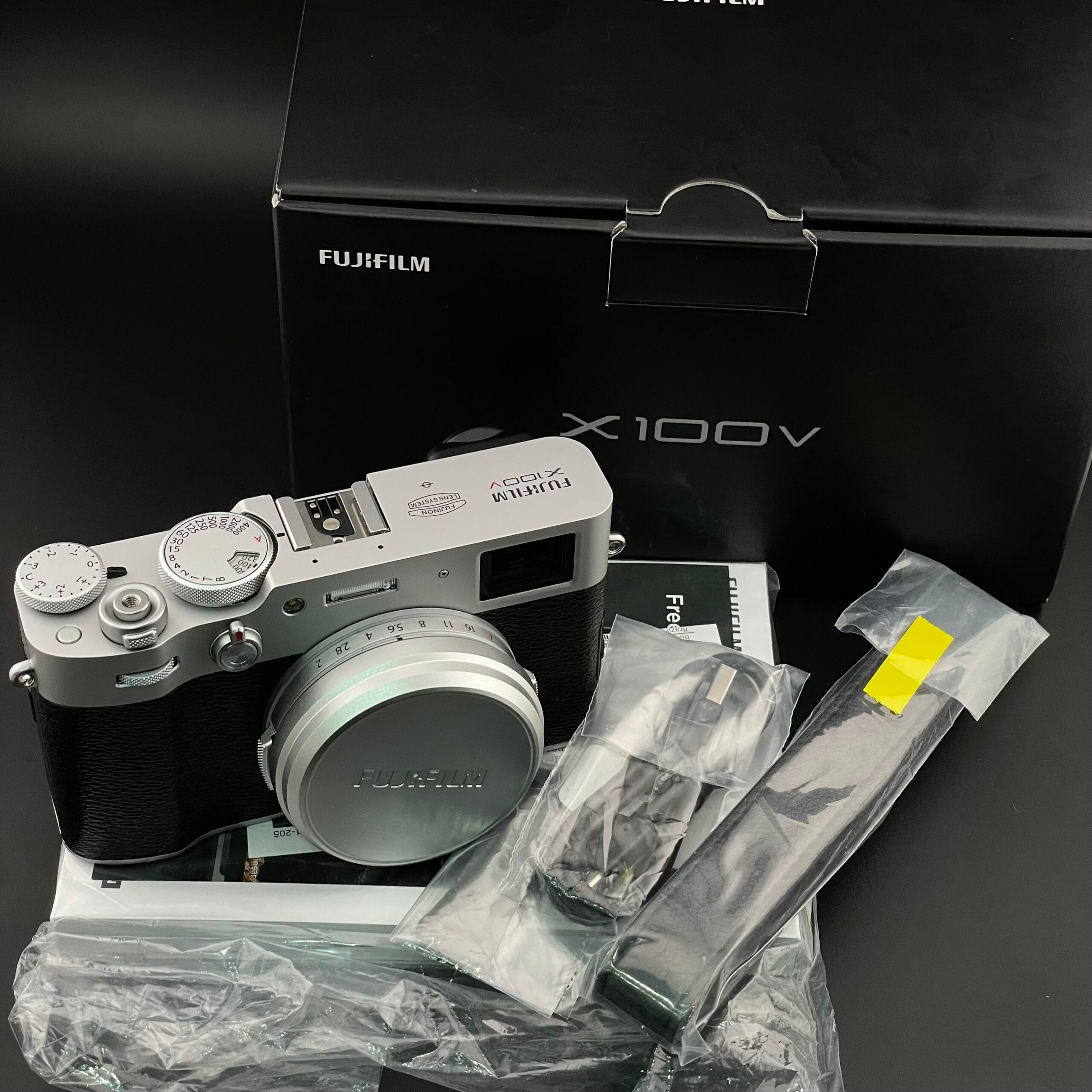 Máy ảnh Fujifilm X100V Cũ (2nd/silver) #2176 - Ảnh 2