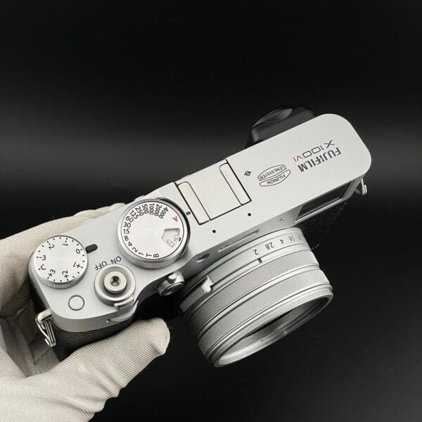 Kiểm tra ngoại hình máy ảnh fujifilm x100vi cũ, đã qua sử dụng