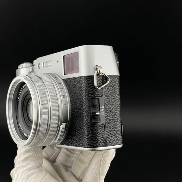 Pin và phụ kiện đi kèm fujifilm x100vi cũ
